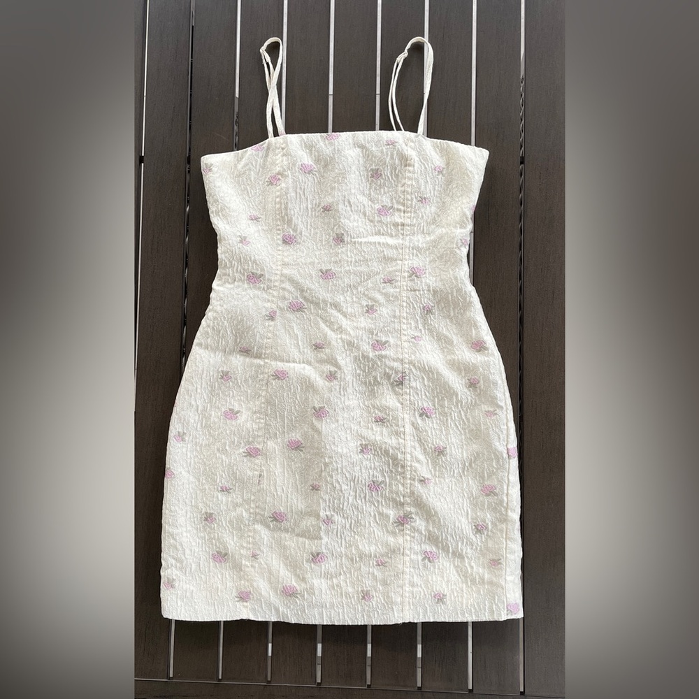 ALTAR’D STATE LAINEY FLORAL MINI DRESS!!